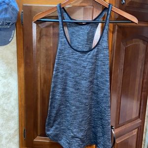 0721 Lululemon women’s tank size 4